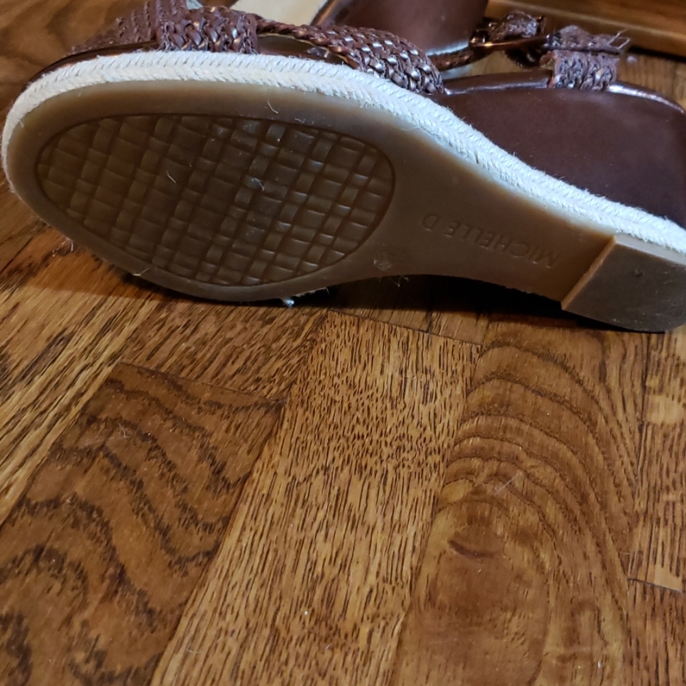 Shoes - Picture 5 of 6